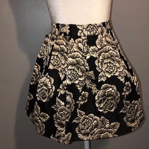 🏷Embroidered Floral Prom skirt